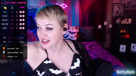 bettybats  16-04-2022